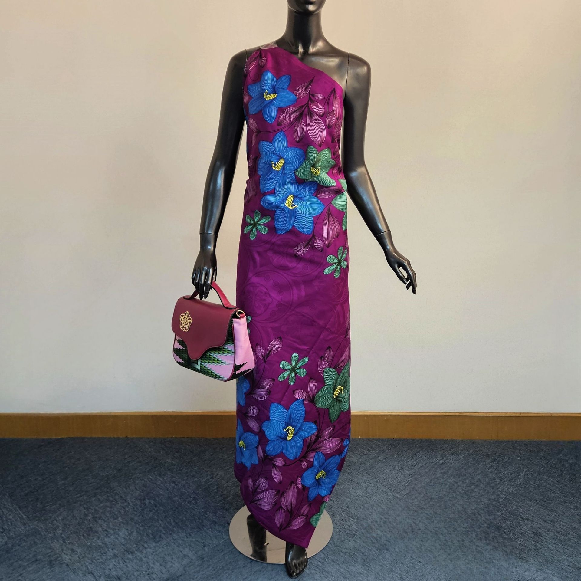 Sewing Batik - Цветочный принт на фиолетово-синем хлопке, африканская